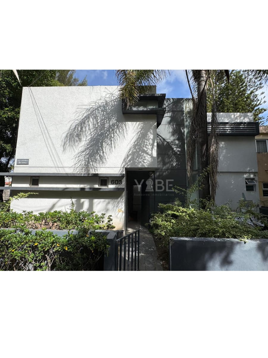 Casa |Oficina en renta Chapalita