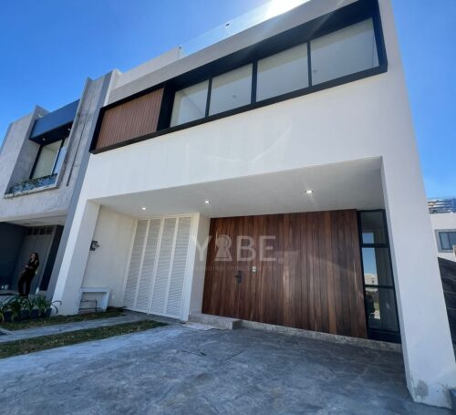 Casa en venta a estrenar Solares