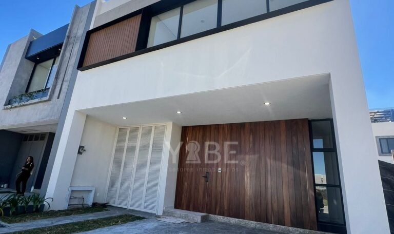 Casa en venta a estrenar Solares