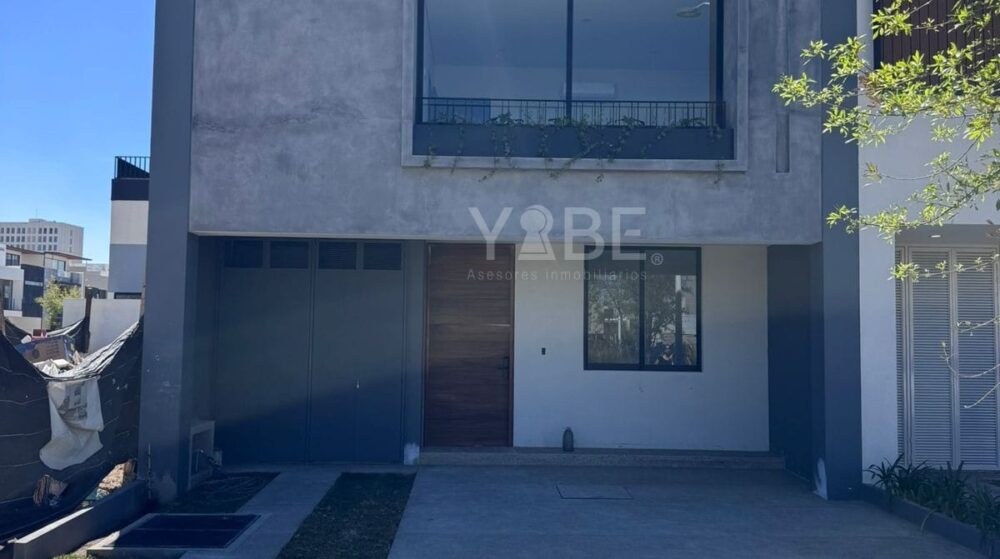 Casa en venta a estrenar Solares