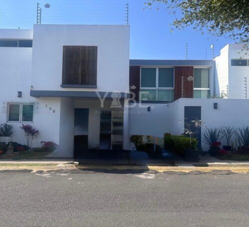 Casa en venta Zona Mercado de Abastos – Valle del Álamo