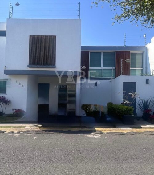 Casa en venta Zona Mercado de Abastos – Valle del Álamo