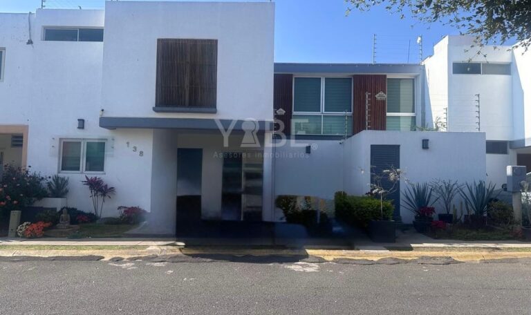 Casa en venta Zona Mercado de Abastos – Valle del Álamo