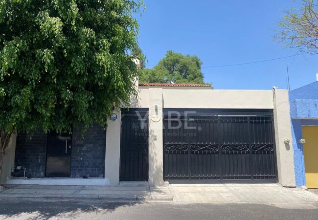 Casa amueblada en renta Villa Universitaria