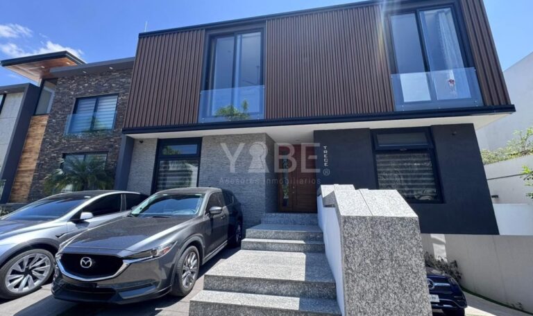 Casa en venta Valle Real- Almendros