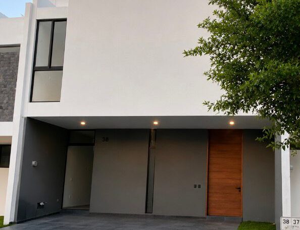 Casa en renta Solares