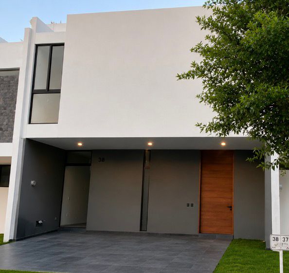 Casa en renta Solares