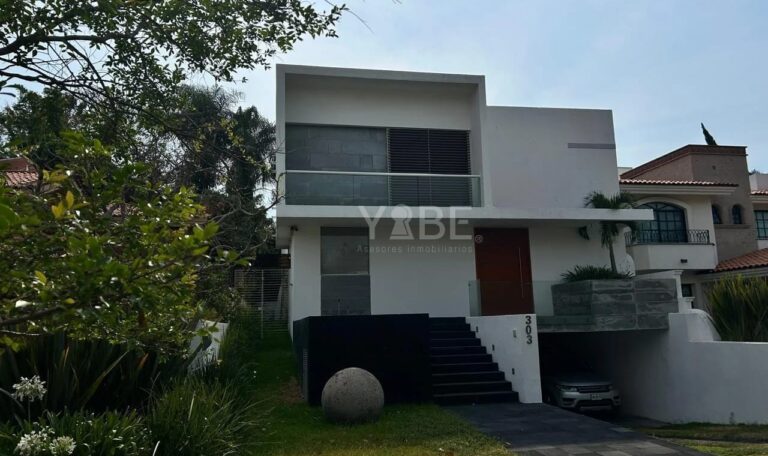 Casa moderna en venta Valle Real