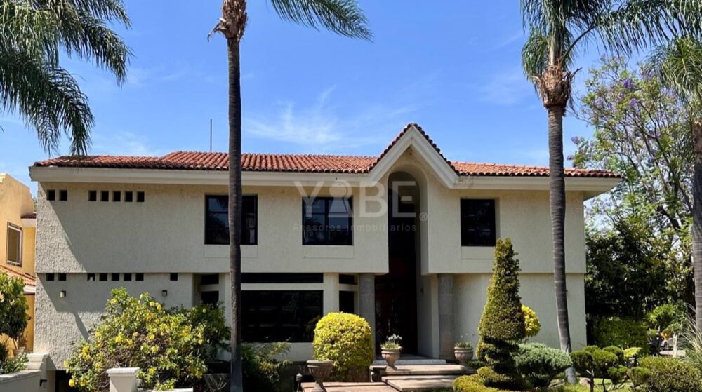Casa en esquina en venta Residencial Azaleas