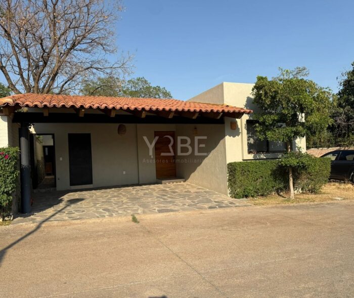 Casa en venta o renta en La Reserva Ajijic