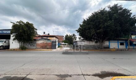 Terreno en venta sobre López Mateos Sur