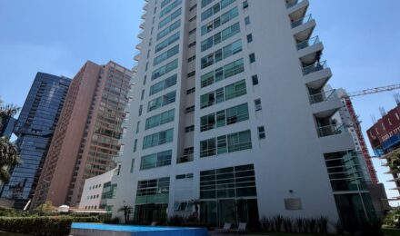En venta DEPA AMUEBLADO en Andares Torre TITANIUM