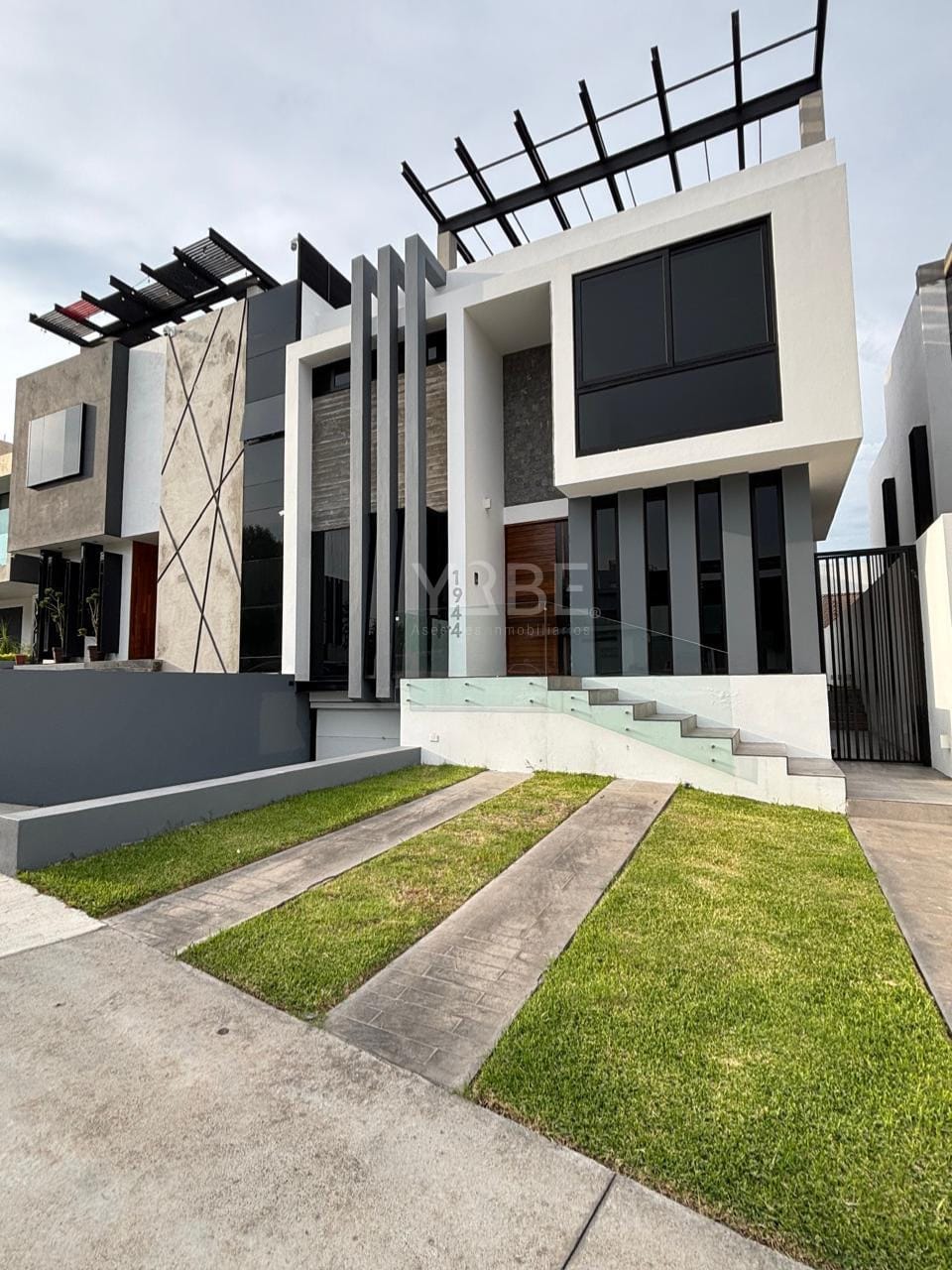 En venta CASA DE LUJO en Valle Imperial